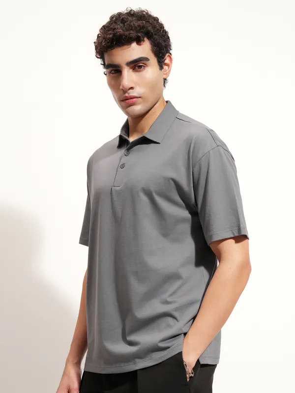 Highlander Men Grey Solid Polo Collar T-Shirt