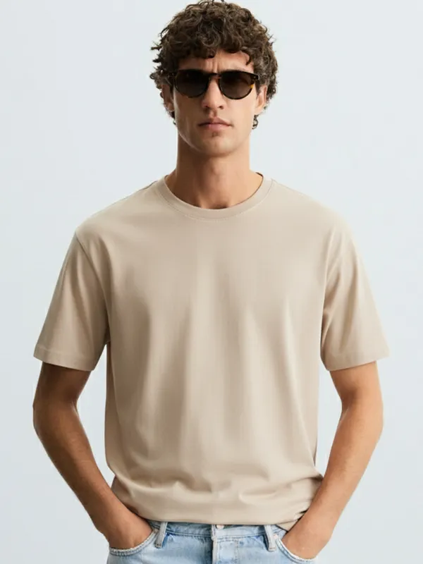 Highlander Men Beige Solid Round Neck T-Shirt