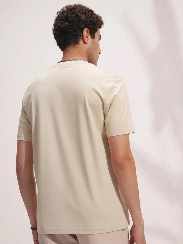 Highlander Men Beige Solid Round Neck T-Shirt