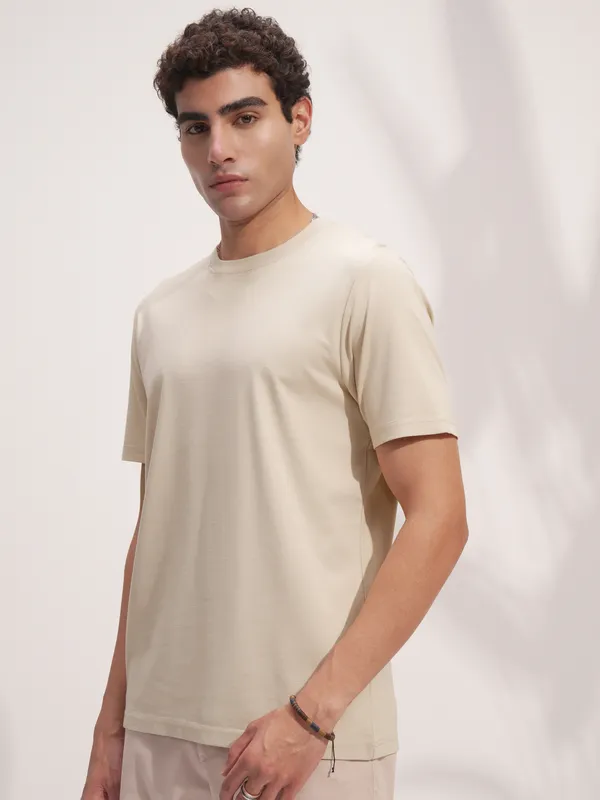 Highlander Men Beige Solid Round Neck T-Shirt
