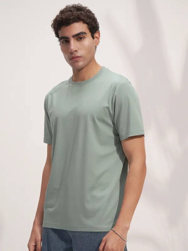 Highlander Men Green Solid Round Neck T-Shirt