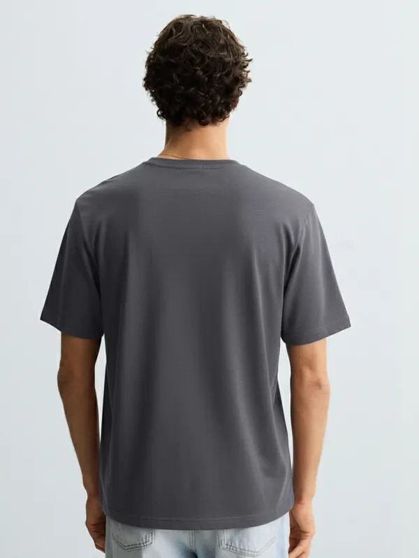 Highlander Men Grey Solid Round Neck T-Shirt
