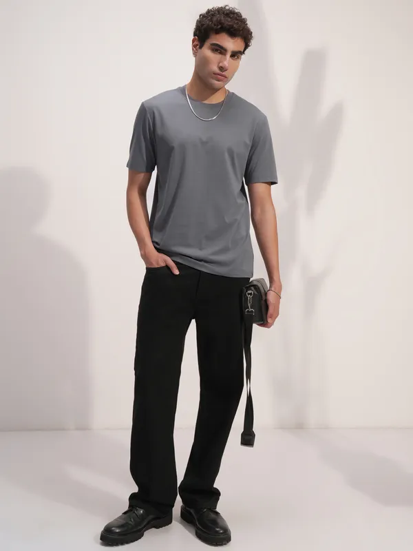 Highlander Men Grey Solid Round Neck T-Shirt