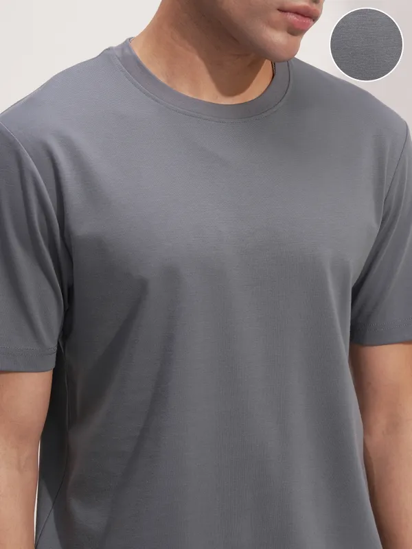 Highlander Men Grey Solid Round Neck T-Shirt