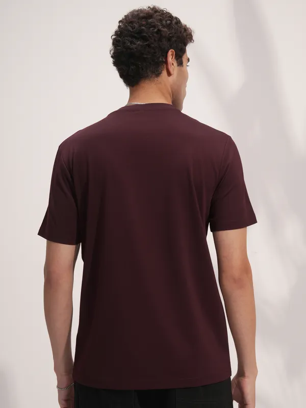 Highlander Men Maroon Solid Round Neck T-Shirt