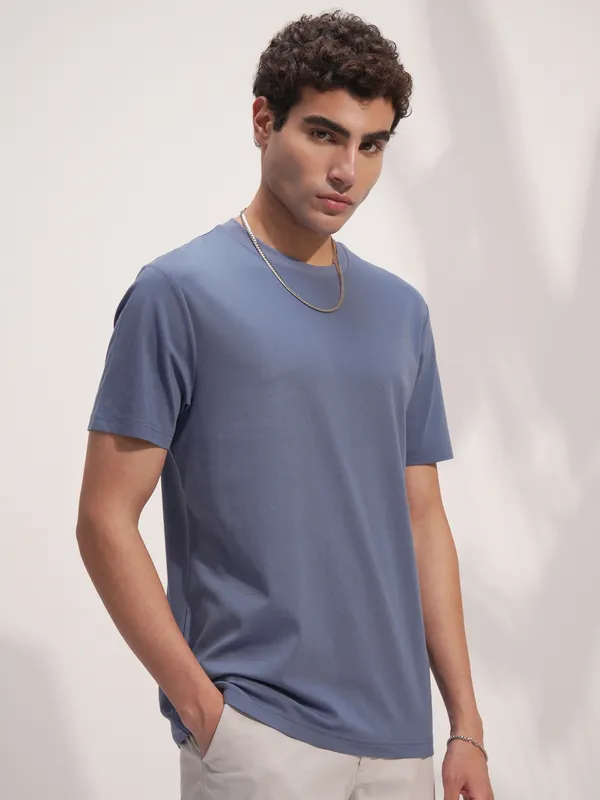 Highlander Men Blue Solid Round Neck T-Shirt