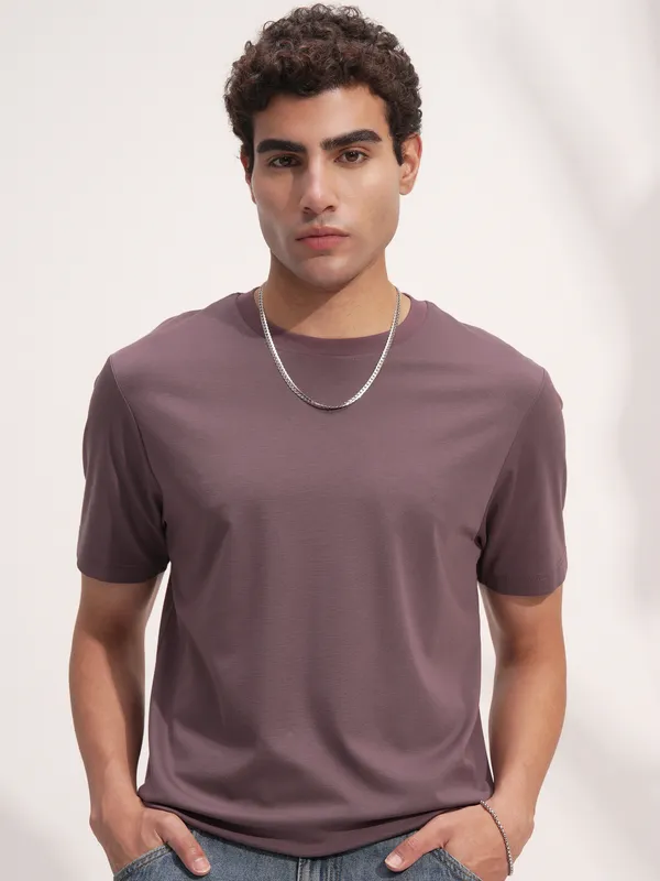 Highlander Men Purple Solid Round Neck T-Shirt