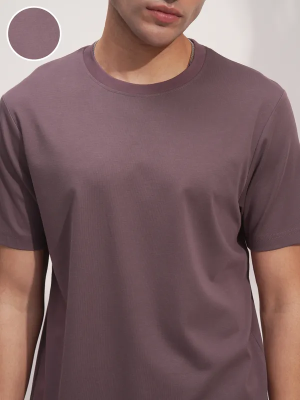 Highlander Men Purple Solid Round Neck T-Shirt