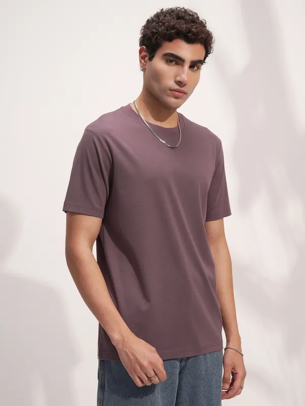 Highlander Men Purple Solid Round Neck T-Shirt