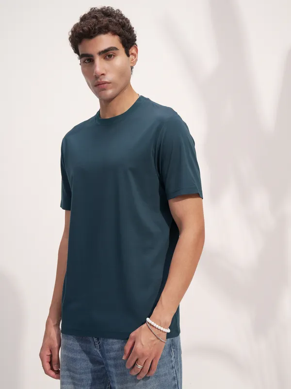Highlander Men Teal Solid Round Neck Regular Fit T-Shirt
