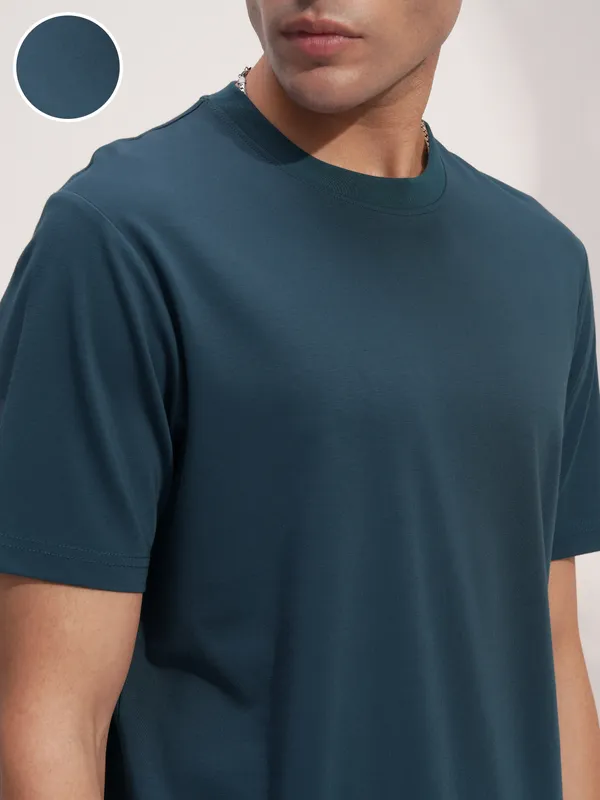 Highlander Men Teal Solid Round Neck Regular Fit T-Shirt
