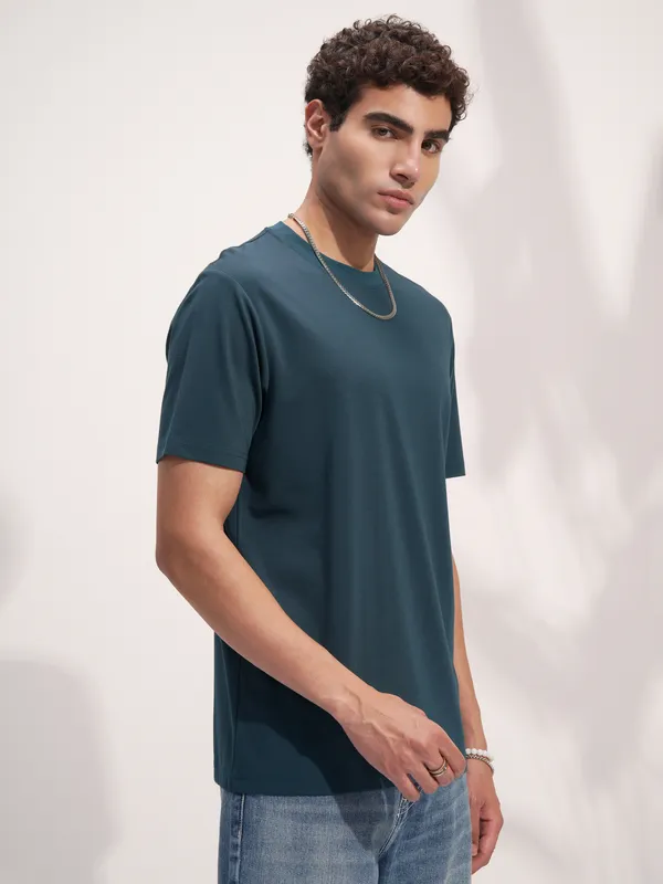 Highlander Men Teal Solid Round Neck Regular Fit T-Shirt