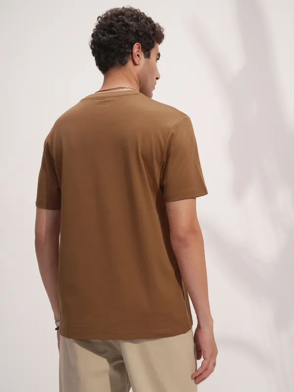 Highlander Men Brown Solid Round Neck Regular Fit T-Shirt