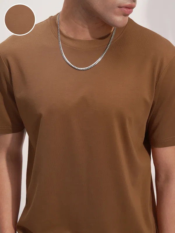 Highlander Men Brown Solid Round Neck Regular Fit T-Shirt