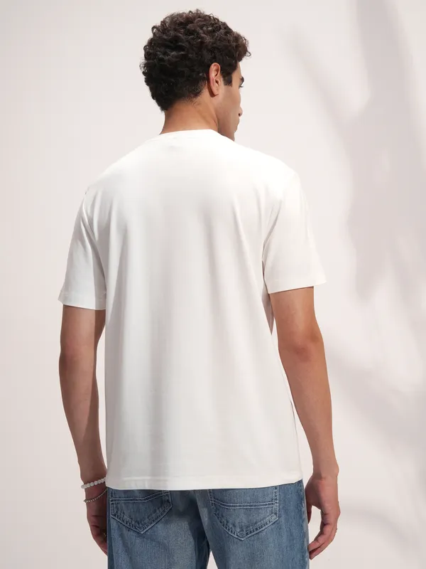 Highlander Men White Solid Round Neck Regular Fit T-Shirt