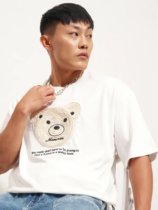 Highlander Men White Applique Round Neck Oversized Fit T-Shirt