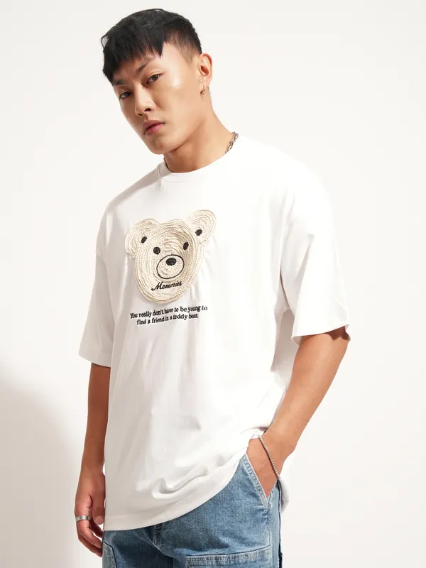 Highlander Men White Applique Round Neck Oversized Fit T-Shirt