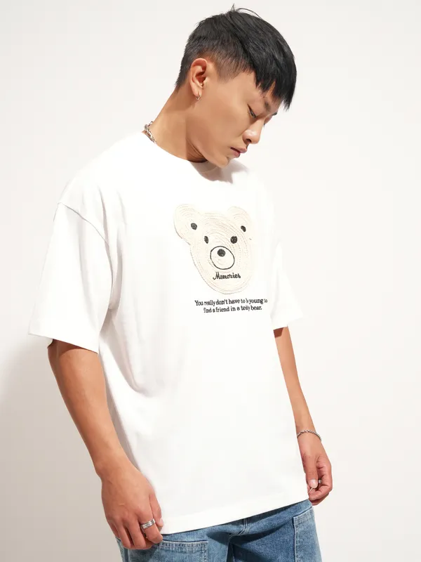 Highlander Men White Applique Round Neck Oversized Fit T-Shirt