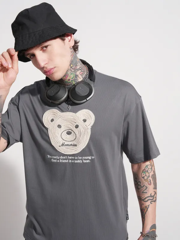 Highlander Men Grey Applique Round Neck Oversized Fit T-Shirt