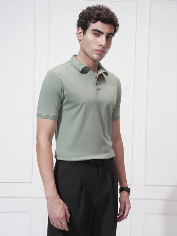 Highlander Men Green Solid Polo Collar T-Shirt