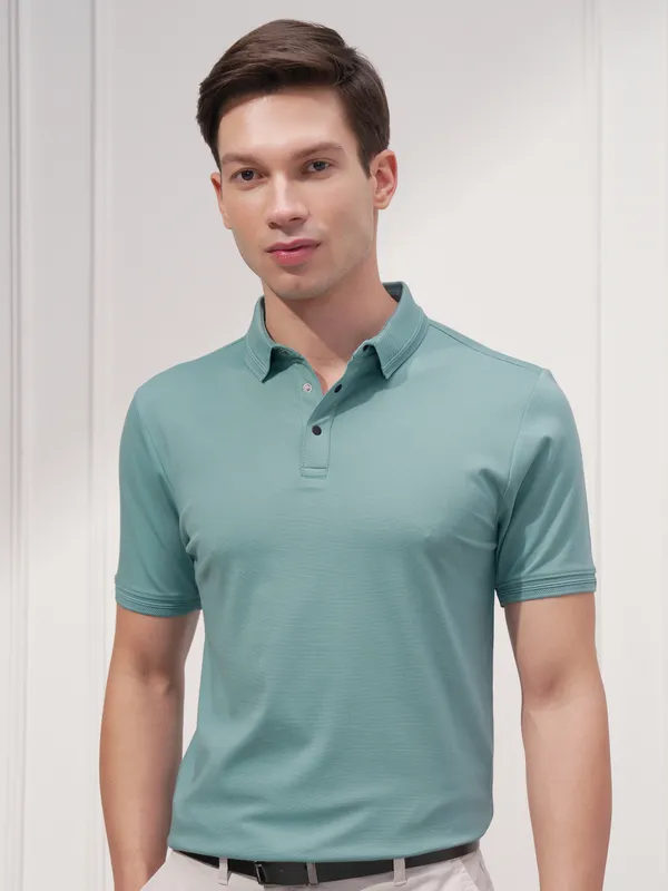 Highlander Men Green Solid Polo Collar T-Shirt