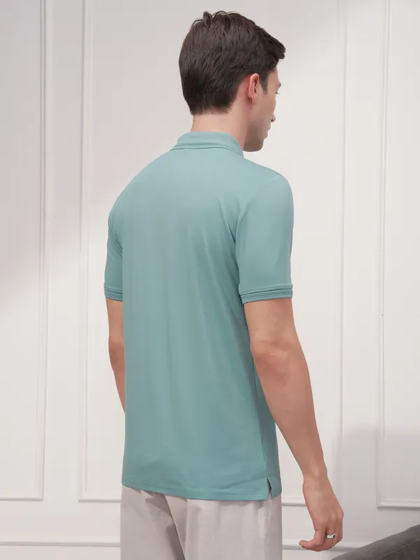 Highlander Men Green Solid Polo Collar T-Shirt