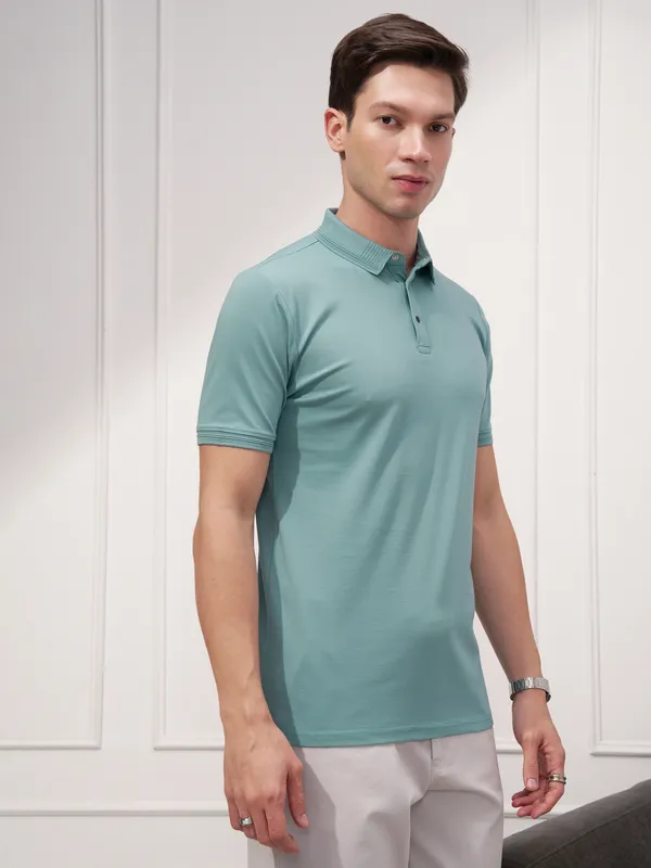 Highlander Men Green Solid Polo Collar T-Shirt