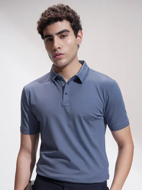 Highlander Men Blue Solid Polo Collar T-Shirt