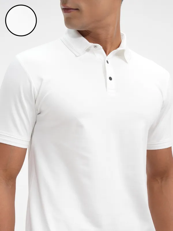 Highlander Men White Solid Polo Collar T-Shirt