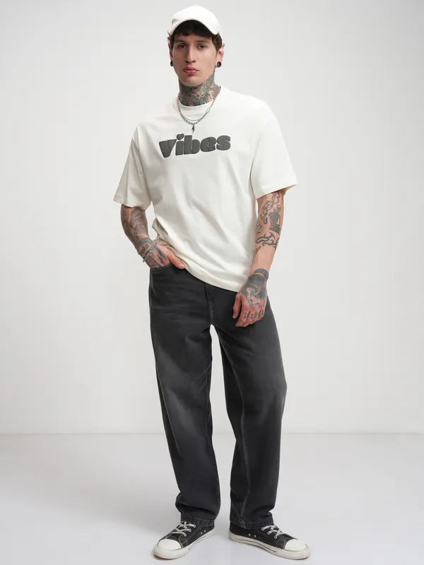 Highlander Men Off White Printed Oversized Fit T-Shirt