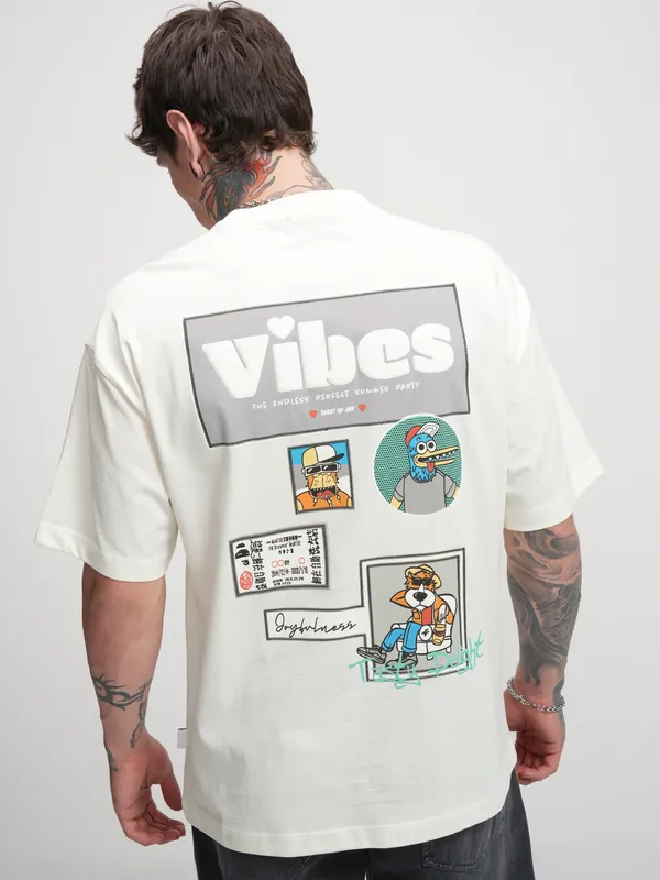 Highlander Men Off White Printed Oversized Fit T-Shirt
