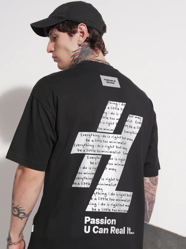 Highlander Men Black Printed Round Neck Oversized Fit T-Shirt