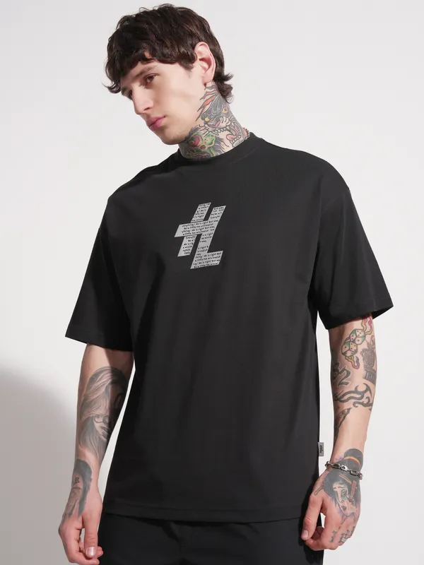 Highlander Men Black Printed Round Neck Oversized Fit T-Shirt