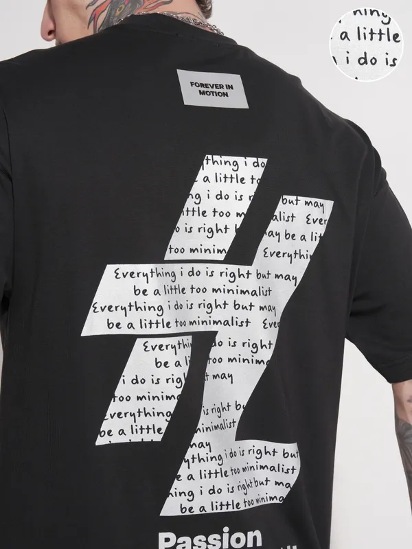 Highlander Men Black Printed Round Neck Oversized Fit T-Shirt