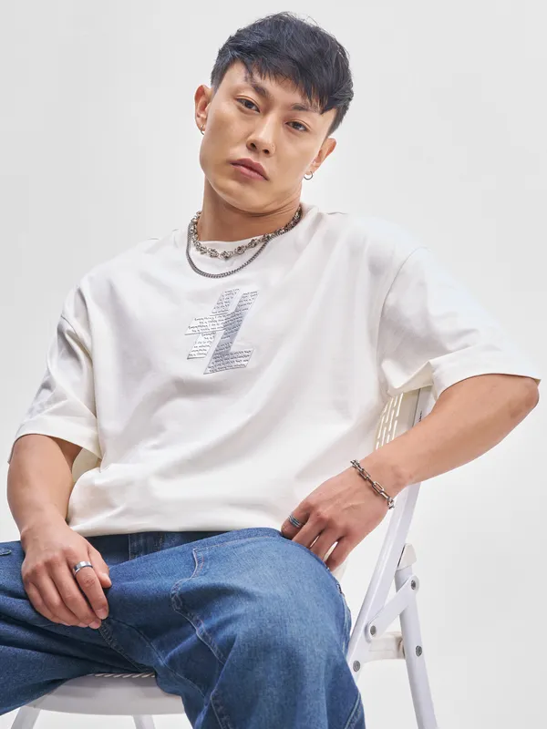 Highlander Men Off White Printed Round Neck Oversized Fit T-Shirt