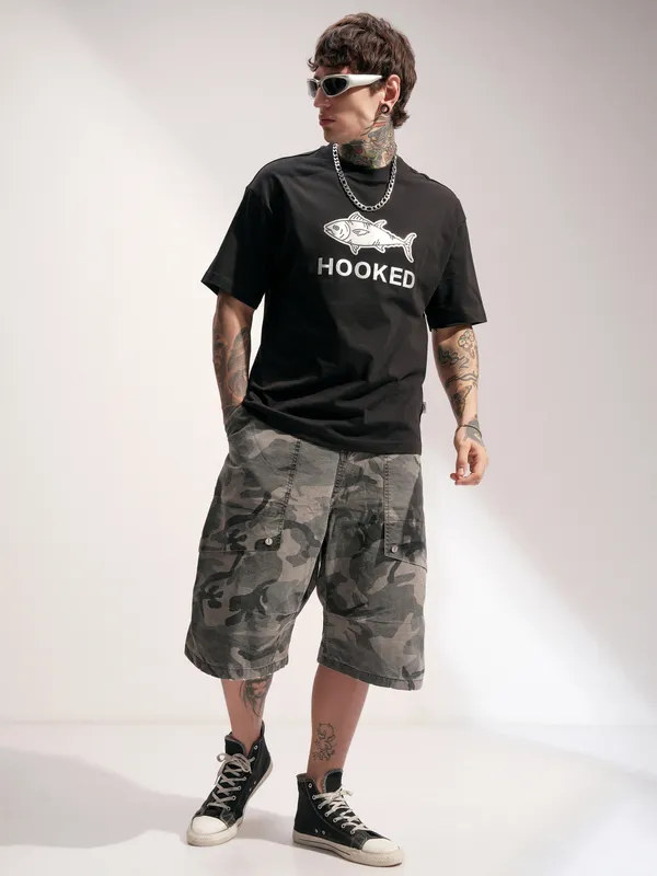 Highlander Men Black Printed Round Neck Oversized Fit T-Shirt