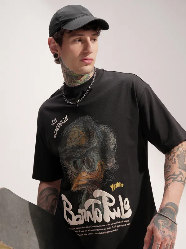 Highlander Men Black Printed Round Neck Oversized Fit T-Shirt
