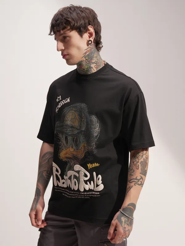 Highlander Men Black Printed Round Neck Oversized Fit T-Shirt