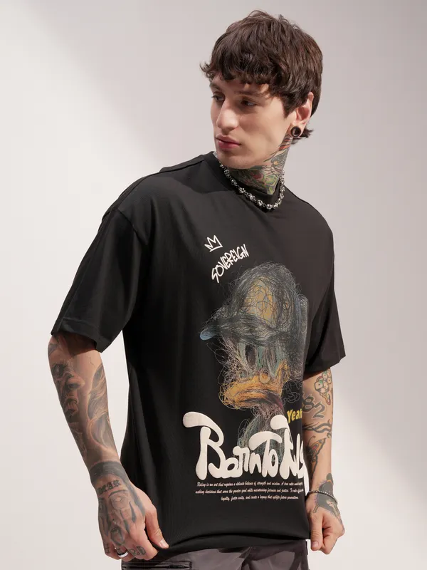 Highlander Men Black Printed Round Neck Oversized Fit T-Shirt