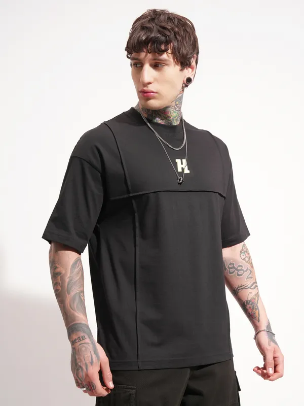 Highlander Men Black Printed Round Neck Oversized Fit T-Shirt