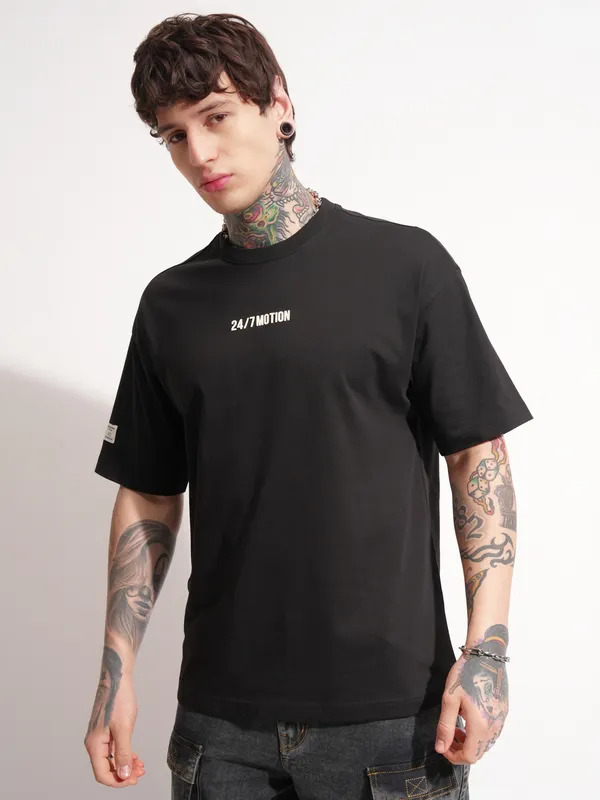 Highlander Men Black Printed Round Neck Oversized Fit T-Shirt