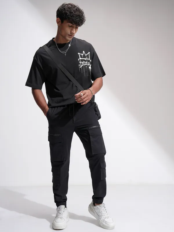 Highlander Men Black Printed Round Neck Oversized Fit T-Shirt