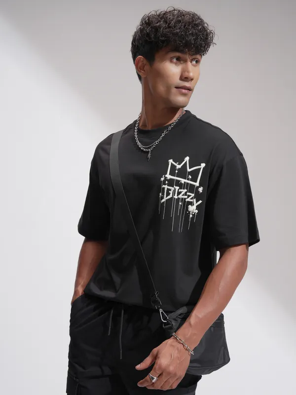 Highlander Men Black Printed Round Neck Oversized Fit T-Shirt