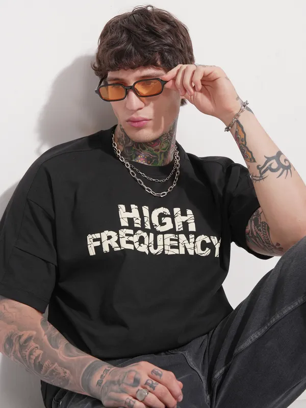 Highlander Men Black Printed Round Neck Oversized Fit T-Shirt