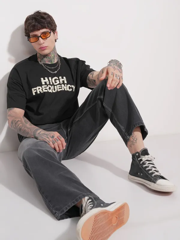 Highlander Men Black Printed Round Neck Oversized Fit T-Shirt