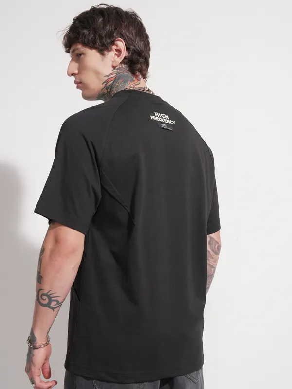 Highlander Men Black Printed Round Neck Oversized Fit T-Shirt