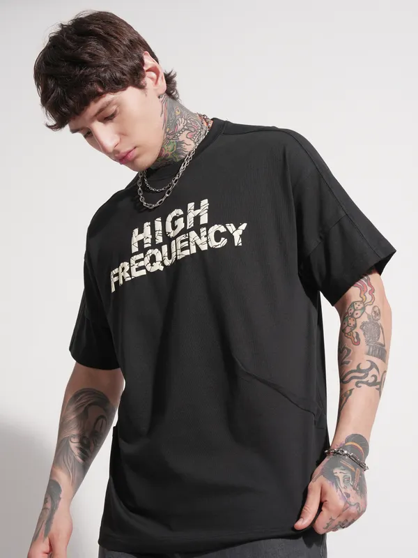 Highlander Men Black Printed Round Neck Oversized Fit T-Shirt