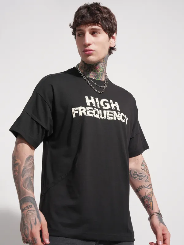 Highlander Men Black Printed Round Neck Oversized Fit T-Shirt