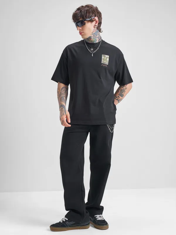 Highlander Men Black Printed Round Neck Oversized Fit T-Shirt