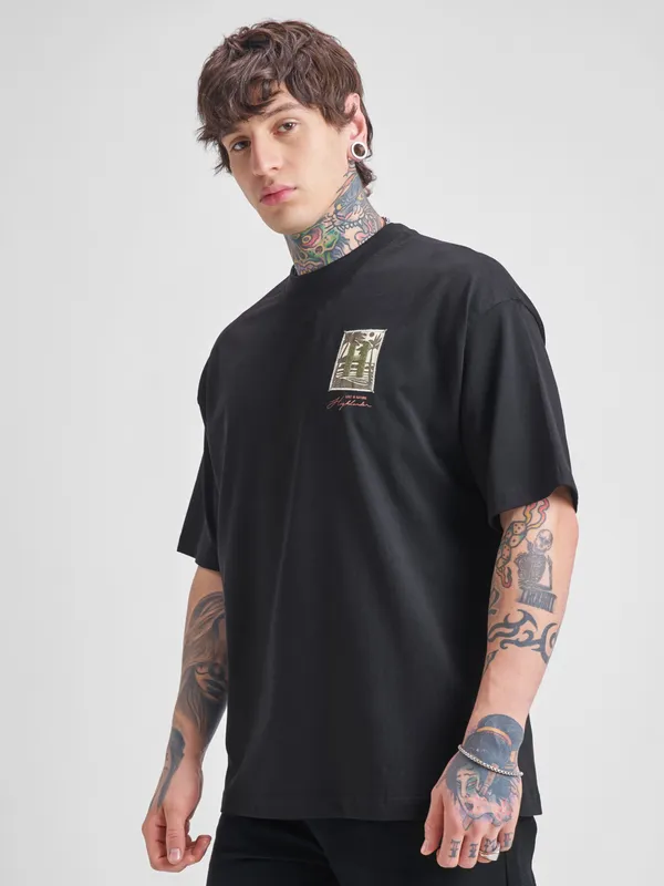 Highlander Men Black Printed Round Neck Oversized Fit T-Shirt